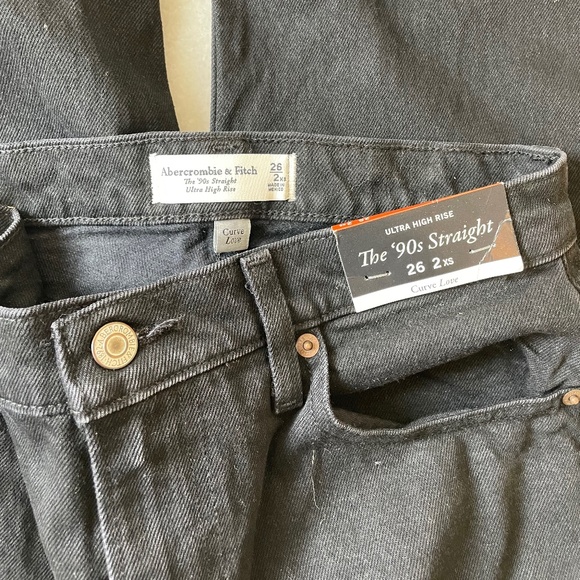 A&F Curve Love Ultra High Rise 90s Straight Jean - Picture 3 of 4